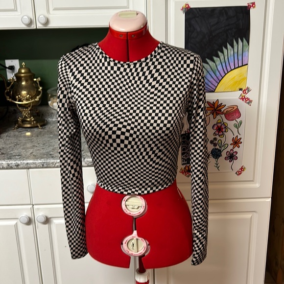 beautiful back top - Picture 2 of 2